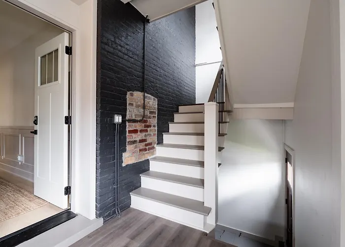 Ace Apartment
